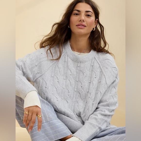 aerie Sweaters - NWT Aerie Women's Grey UnReal Cable Knit Pearl Crewneck Sweater Size XXS-XL